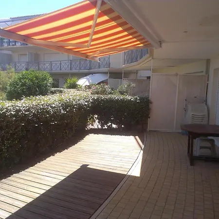 Bord De Mer * פרונטיניאן
